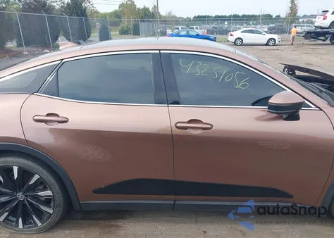 2023 Toyota Crown Platinum из США, поврежденный, VIN JTDAFAAF3P3000918